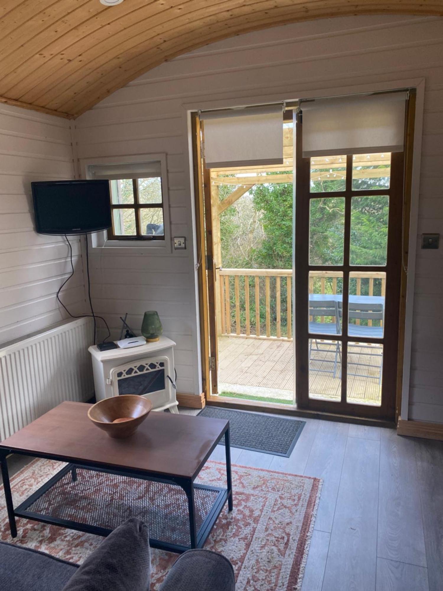 Letterkenny Cabin Экстерьер фото